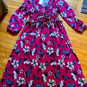 Suzanne Betro v-neck high waist tiered long dress, magenta with gray floral XL
